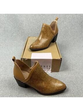 Journee Collection Ankle Boots Womens Size 6.5 Faux Leather Booties Block Heel
